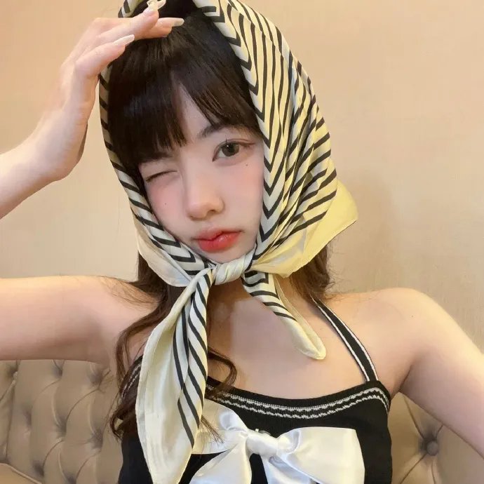 冰属性男子与酷酷女同事
